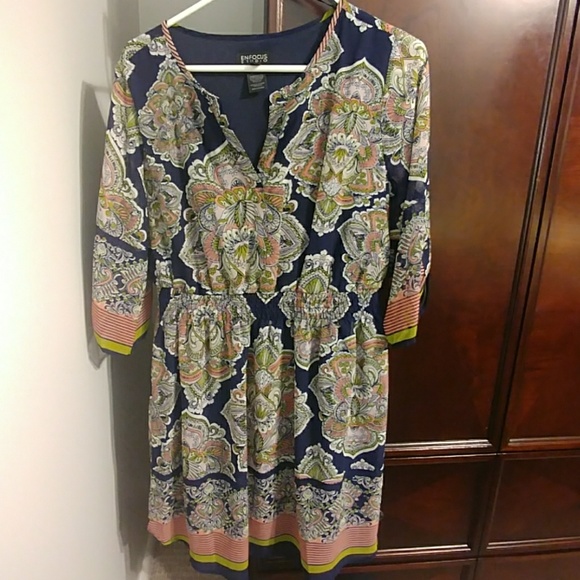 Dresses & Skirts - NWOT Paisley Dress